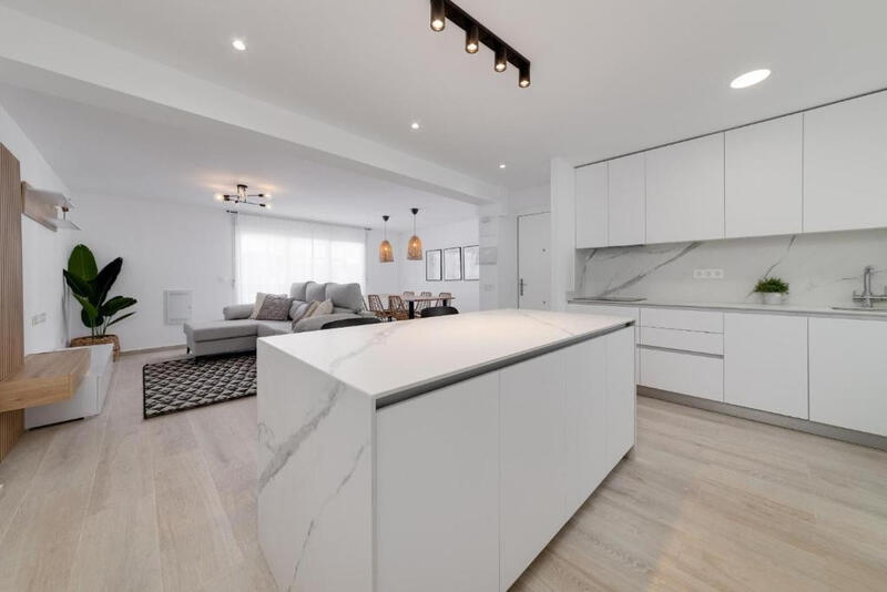 3 bedroom Apartment for sale