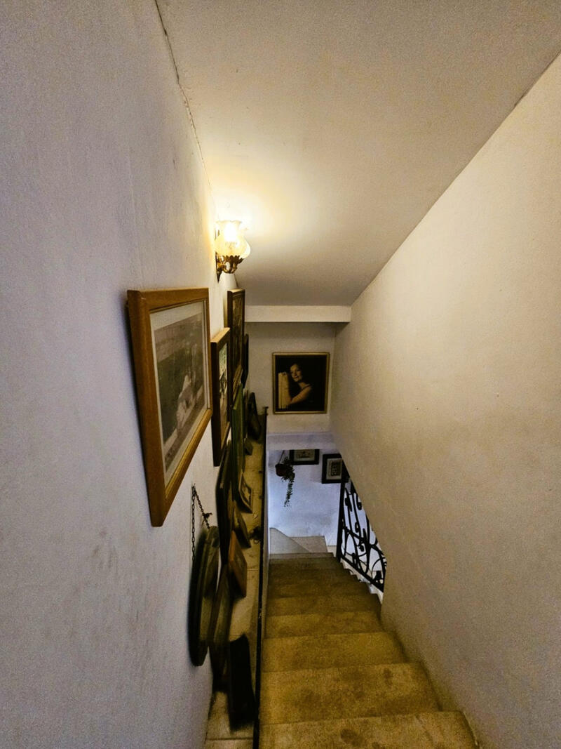 6 bedroom Villa for sale