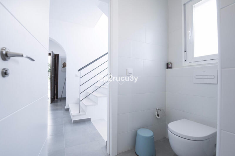 4 Cuarto Villa en venta