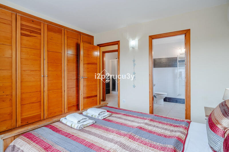 6 bedroom Villa for sale