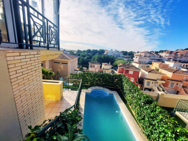 5 bedroom Villa for sale