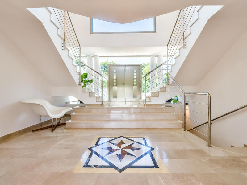 5 спальная комната вилла продается