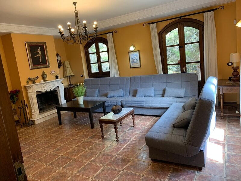 6 bedroom Villa for sale