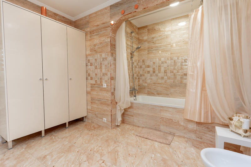 7 bedroom Villa for sale