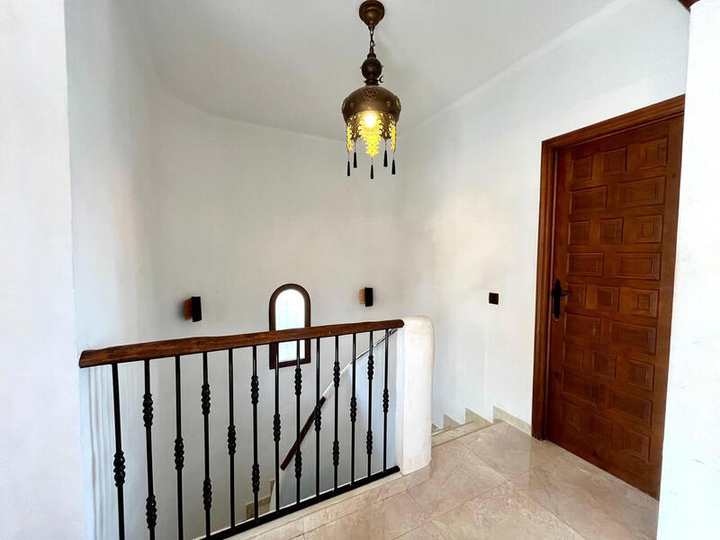 4 Cuarto Villa en venta