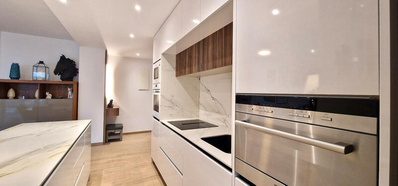 3 bedroom Apartment for sale