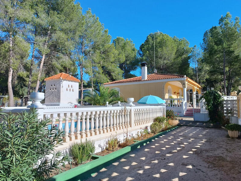 Villa for sale in Yecla, Murcia