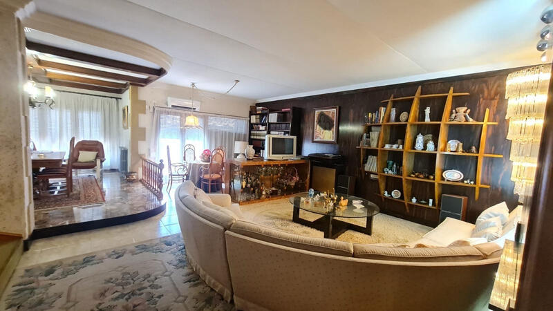 4 slaapkamer Gezinswoning Te koop