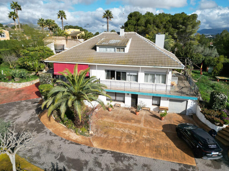 Villa till salu i Elda, Alicante