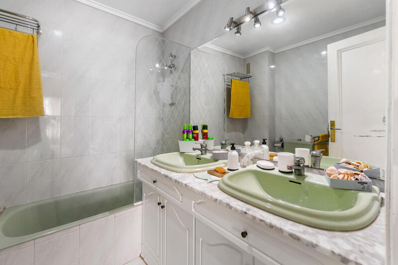 4 bedroom Apartment for sale