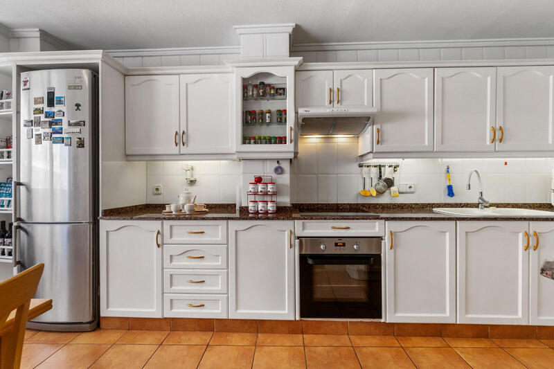 4 bedroom Apartment for sale