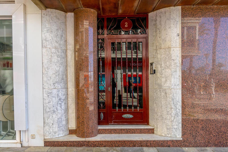 4 bedroom Apartment for sale