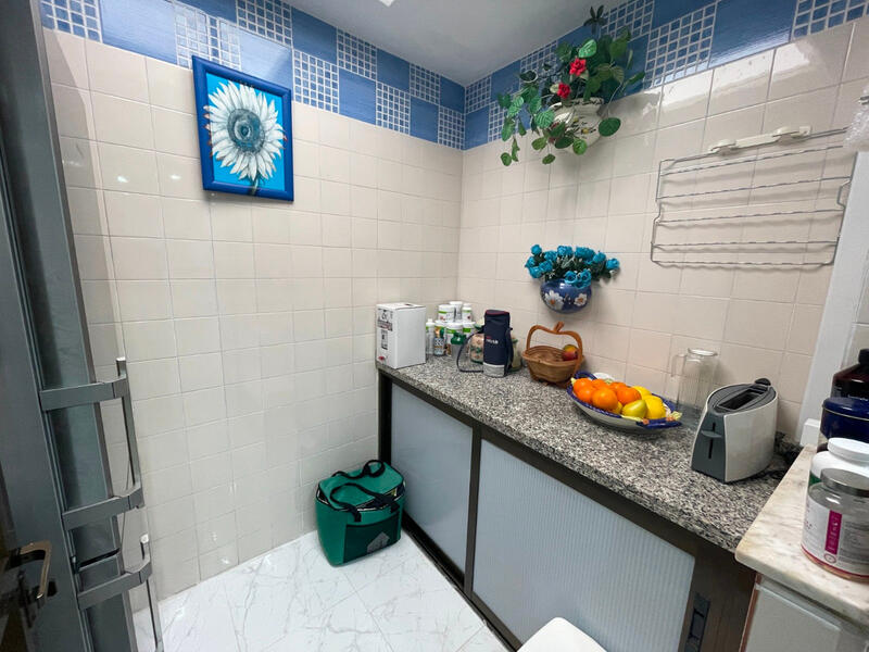 5 bedroom Townhouse for sale