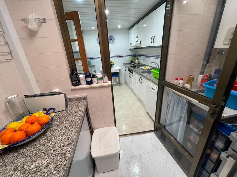 5 bedroom Townhouse for sale