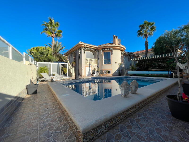 Villa for sale in Rojales, Alicante