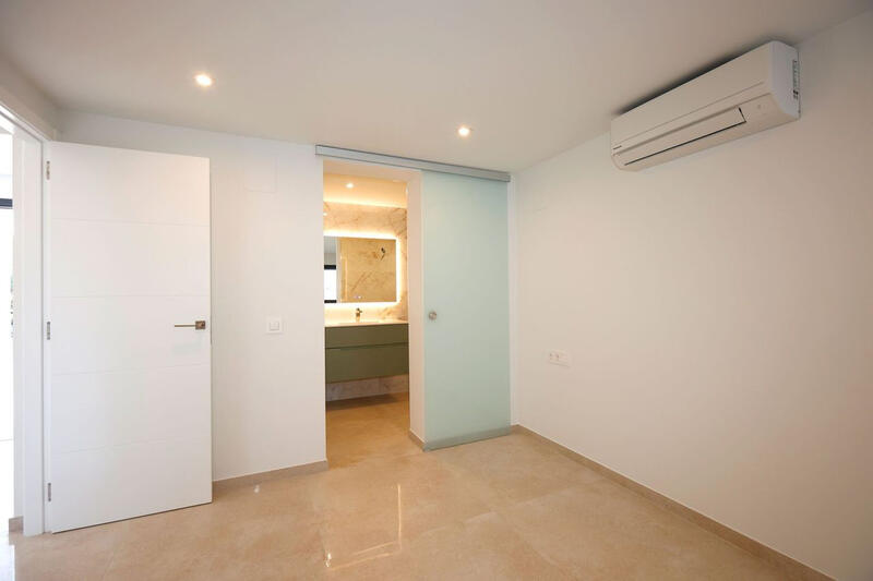 4 Cuarto Villa en venta