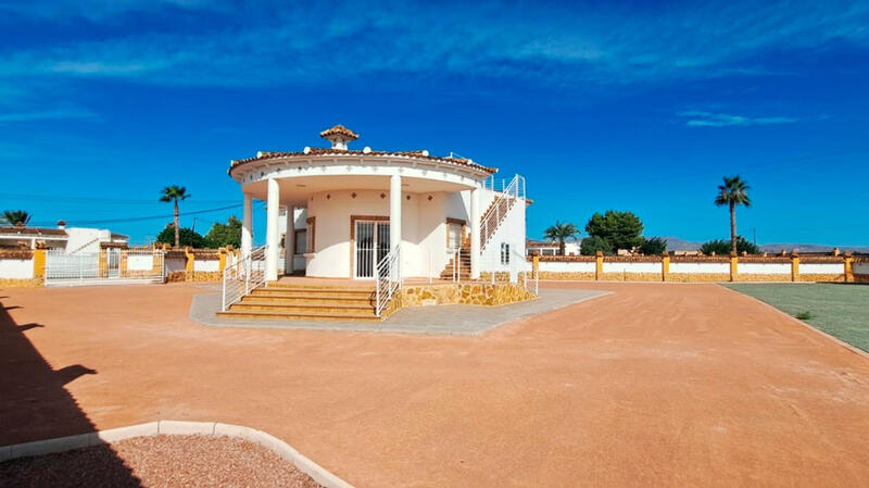 Villa en venta en Catral, Alicante