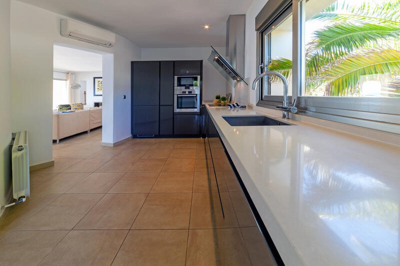 6 bedroom Villa for sale