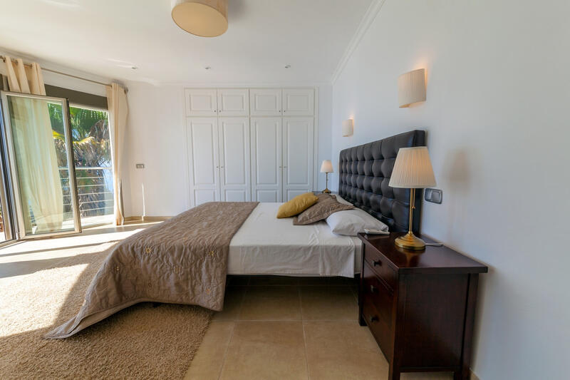 6 bedroom Villa for sale