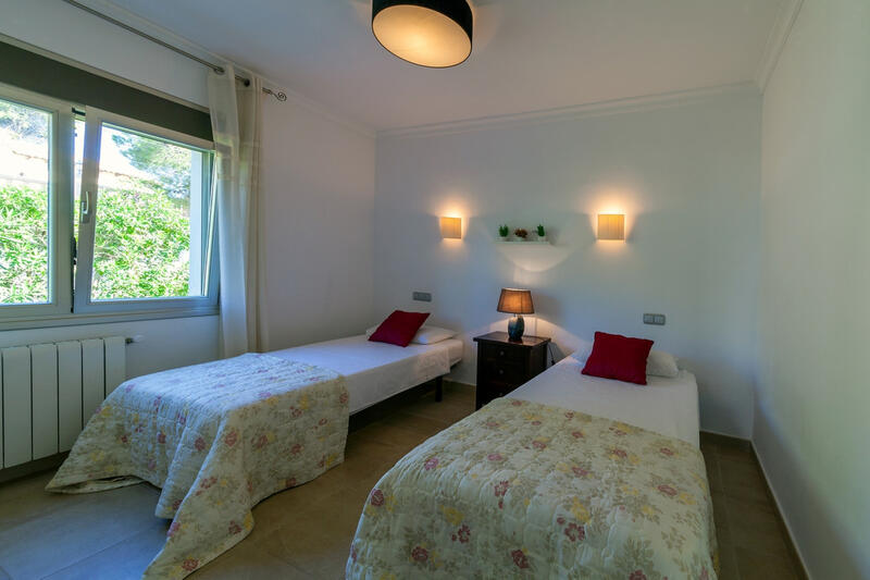 6 bedroom Villa for sale