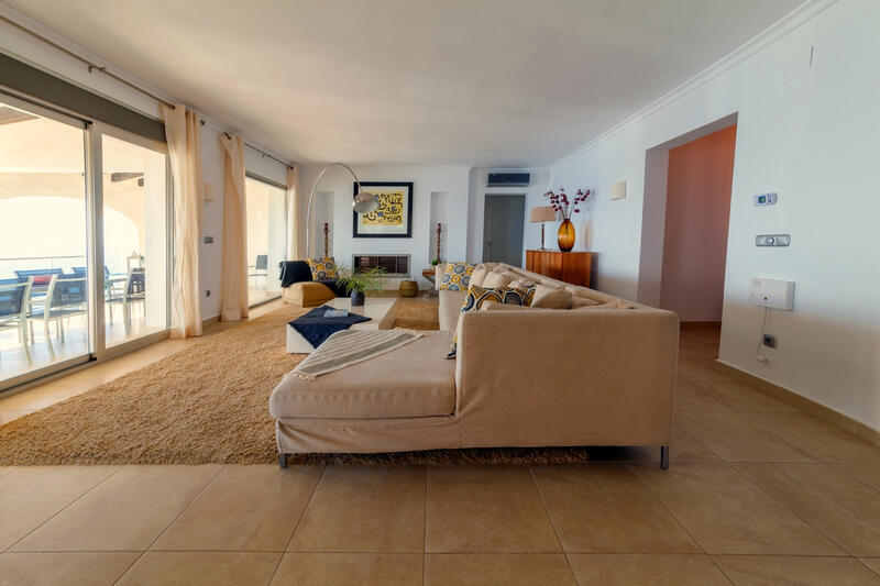 6 bedroom Villa for sale