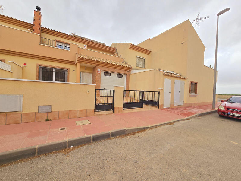 3 bedroom Townhouse for sale