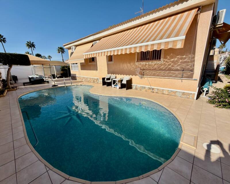 Villa til salgs i Ciudad Quesada, Alicante