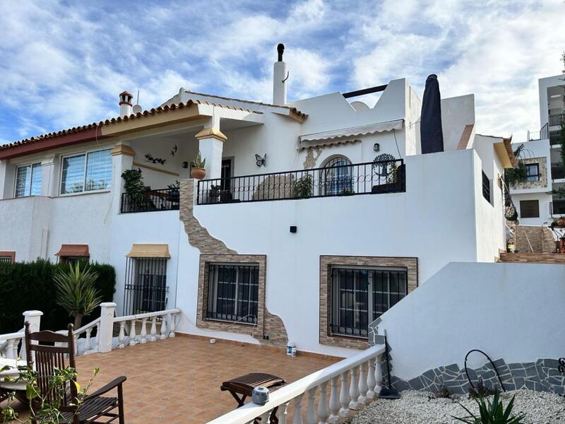 Villa til salgs i Villamartin, Alicante