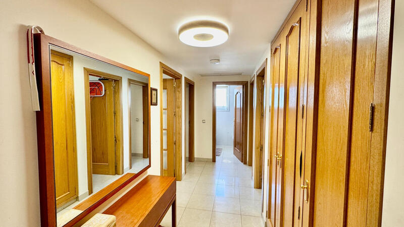 3 спальная комната квартира продается