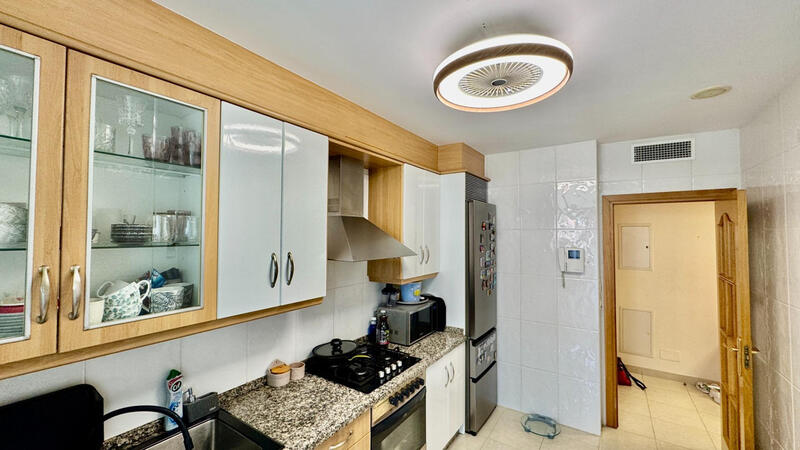 3 спальная комната квартира продается