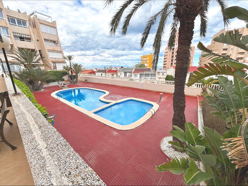 квартира продается в Torrevieja, Alicante