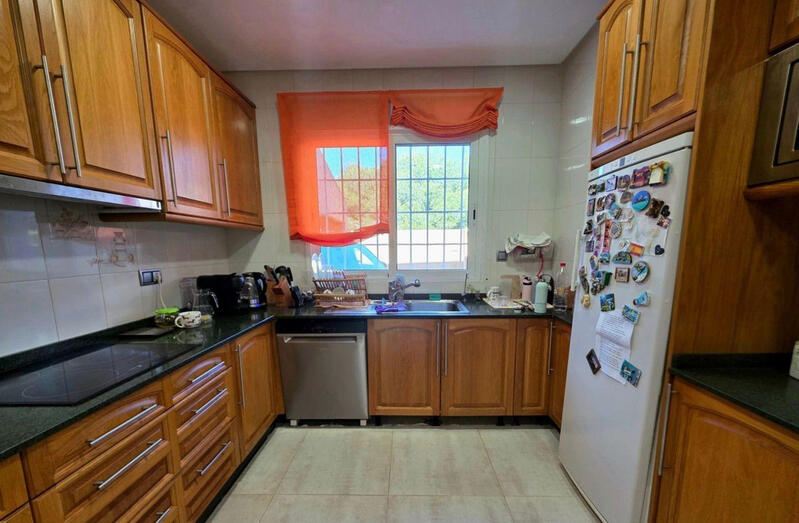 5 bedroom Villa for sale