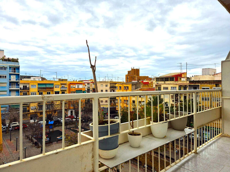 Lägenhet till salu i Alacant/Alicante, Alicante