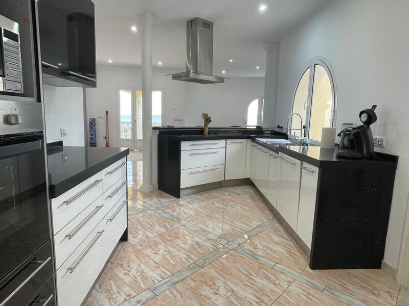 4 slaapkamer Villa Te koop