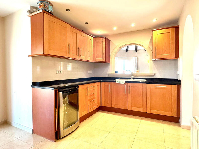 3 спальная комната вилла продается