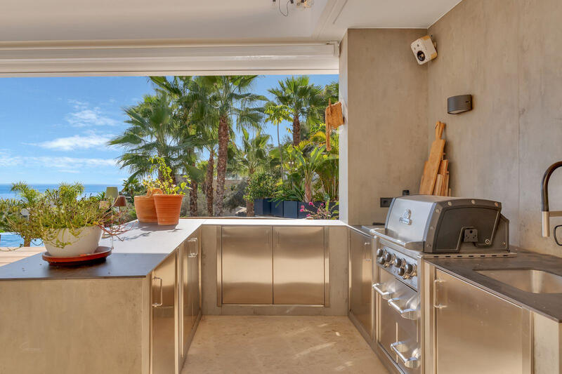 4 спальная комната вилла продается