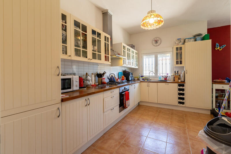 3 bedroom Country House for sale