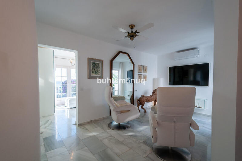 4 спальная комната вилла продается