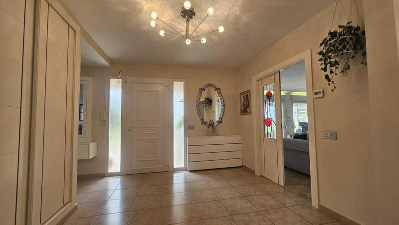 4 Schlafzimmer Villa zu verkaufen