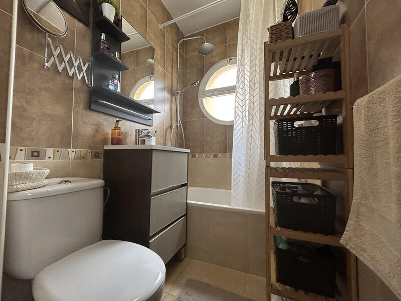 2 bedroom Townhouse for sale