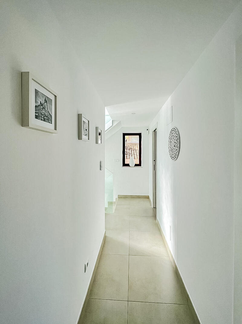 4 спальная комната вилла продается