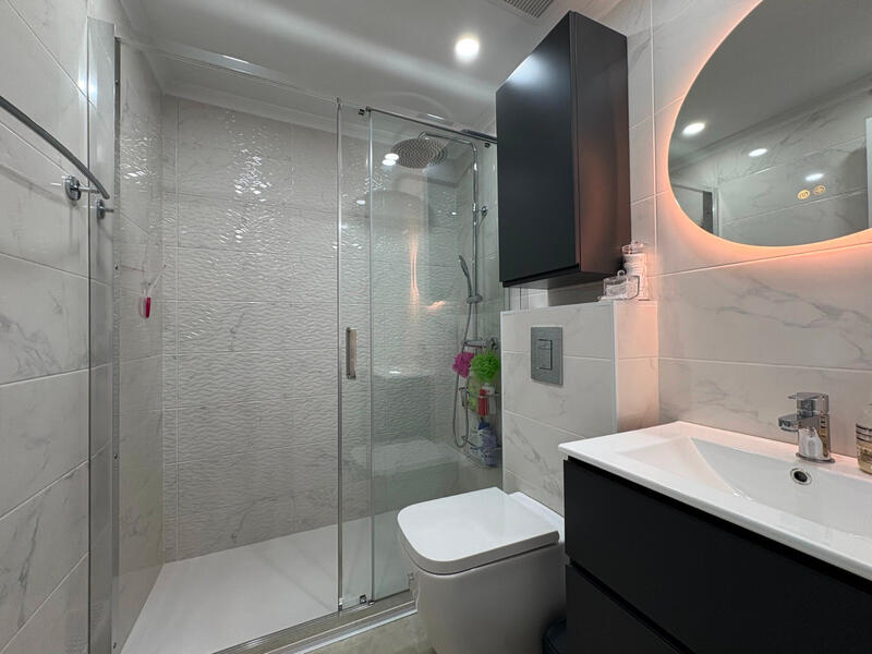 4 bedroom Apartment for sale