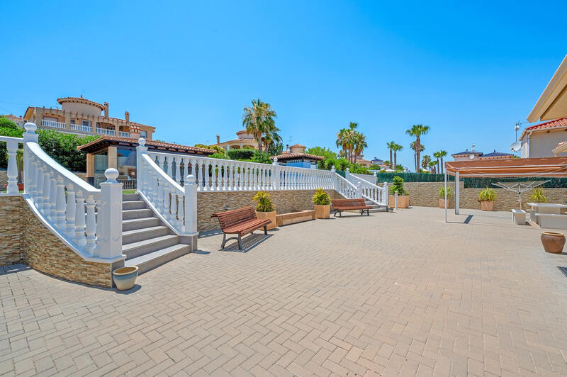 4 Cuarto Villa en venta