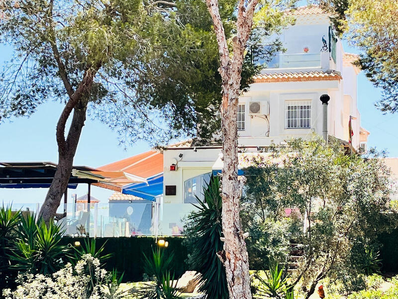 Villa til salgs i Campoamor, Alicante