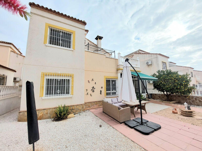Villa til salg i San Miguel de Salinas, Alicante