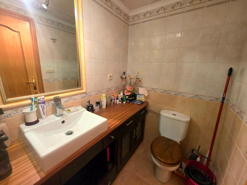 4 bedroom Townhouse for sale