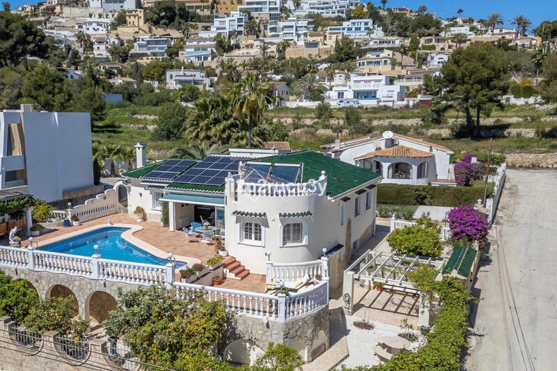 Villa til salgs i Teulada, Alicante