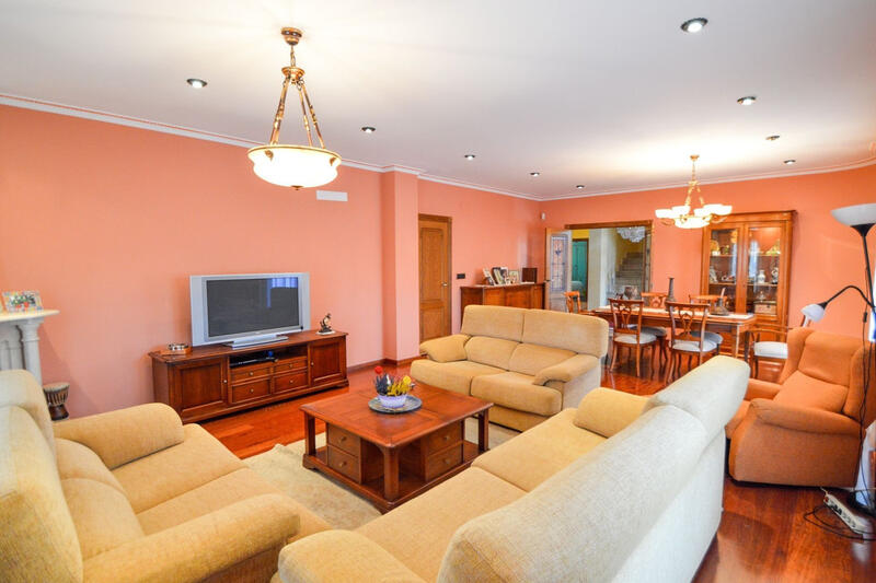 5 bedroom Villa for sale