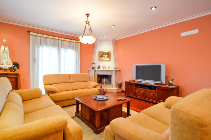 5 bedroom Villa for sale