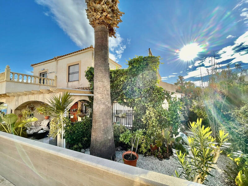 3 bedroom Townhouse for sale